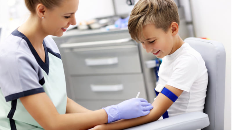 La importancia de realizar y prescribir pruebas de hemoglobina a los niños
