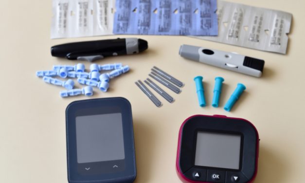 Análisis de cetona para saber si la diabetes está bajo control