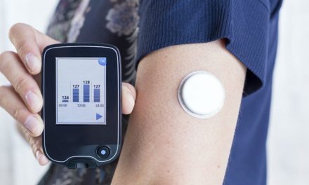 Sensor genera electricidad con la orina: mide la glucosa de pacientes diabéticos